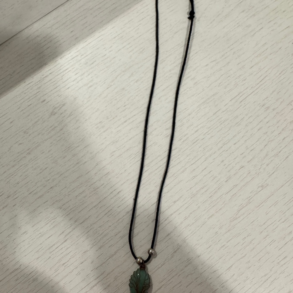 Green pendant necklace